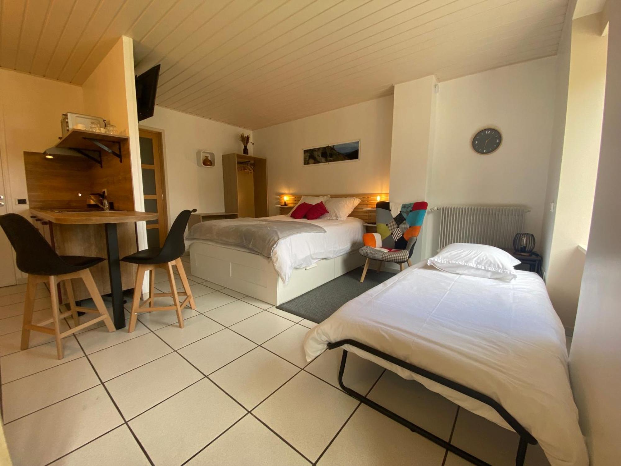 L'Oustal Des Domes Hotel Orcines Kültér fotó